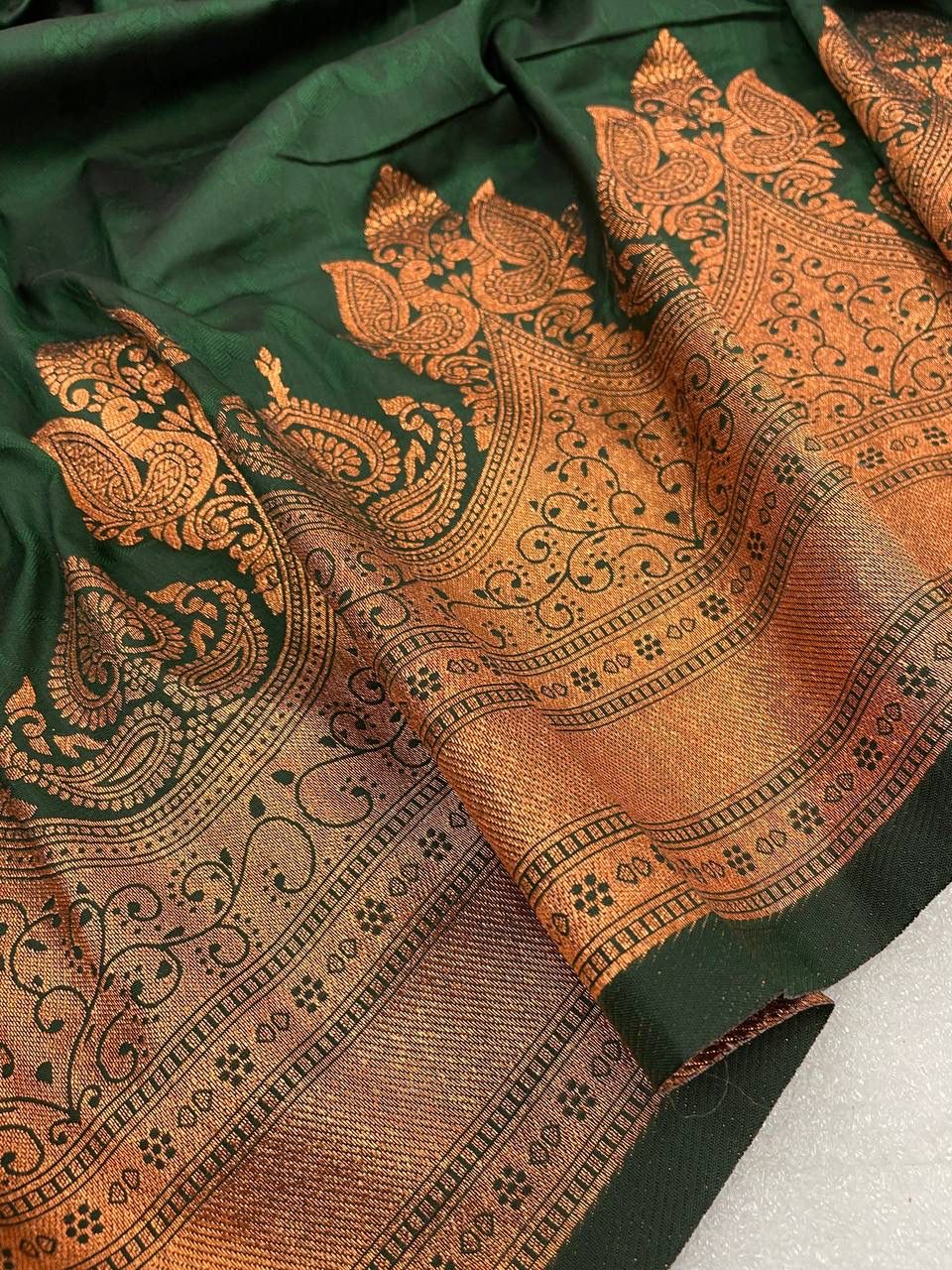 Sizzling Dark Green Soft Banarasi Silk Saree With Allure Blouse Piece