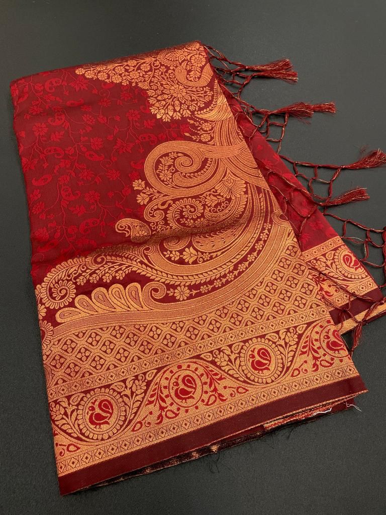 Extraordinary Maroon Soft Banarasi Silk Saree With Lagniappe Blouse Piece