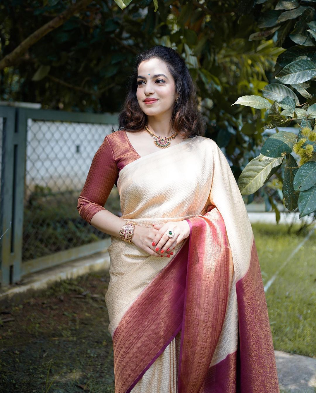 Engrossing Beige Soft Silk Saree With Invaluable Blouse Piece