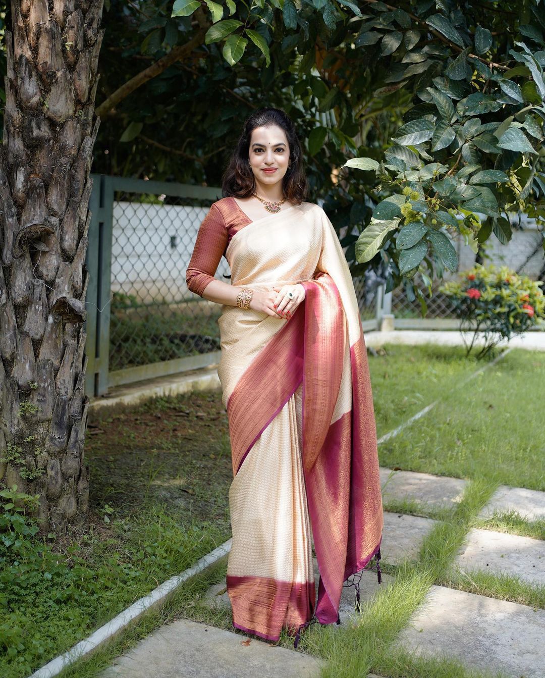 Engrossing Beige Soft Silk Saree With Invaluable Blouse Piece