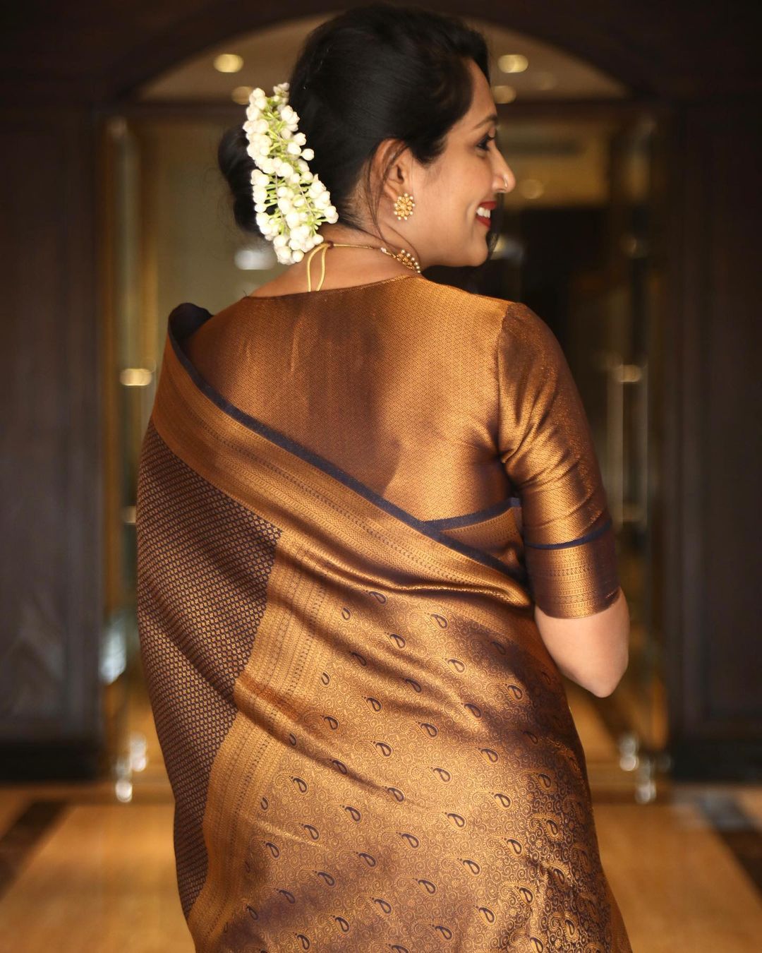 Ebullience Black Soft Silk Saree with Engrossing Blouse Piece