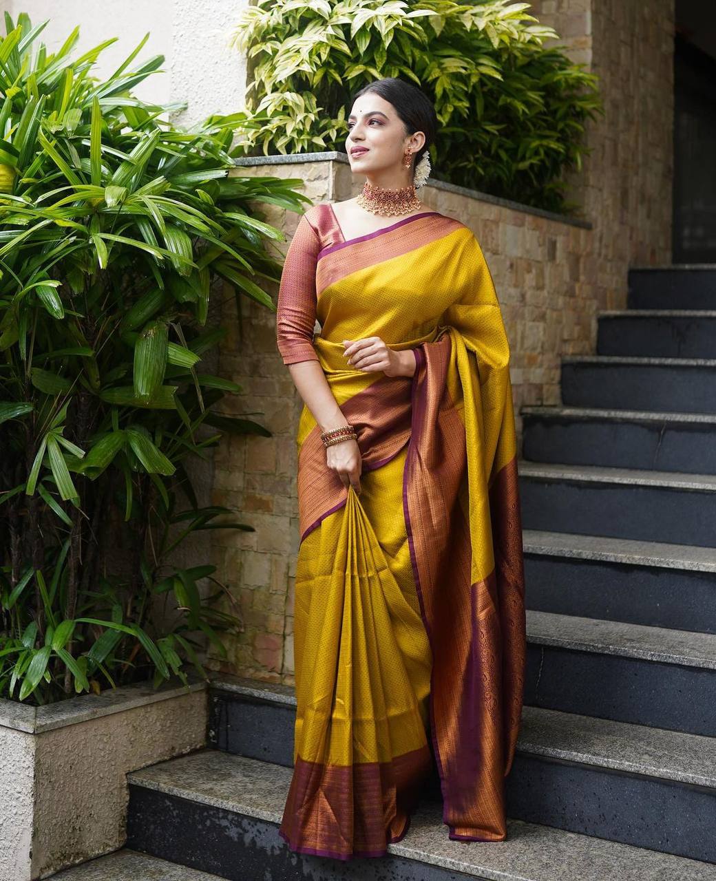 Lovely Golden Soft Silk Saree with Beautiful Blouse Piece