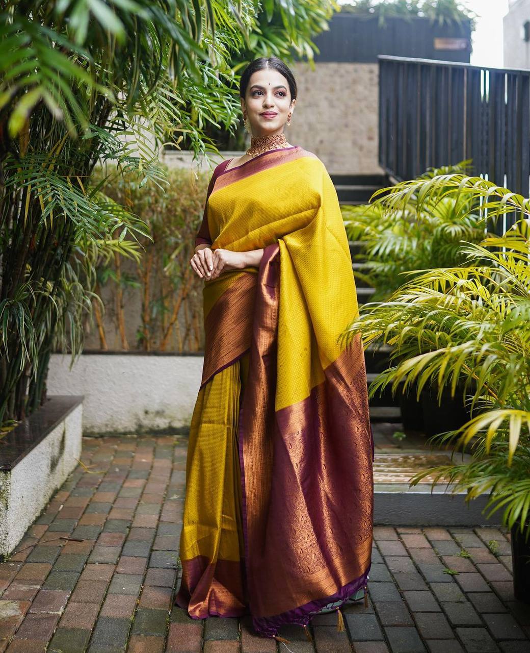 Lovely Golden Soft Silk Saree with Beautiful Blouse Piece