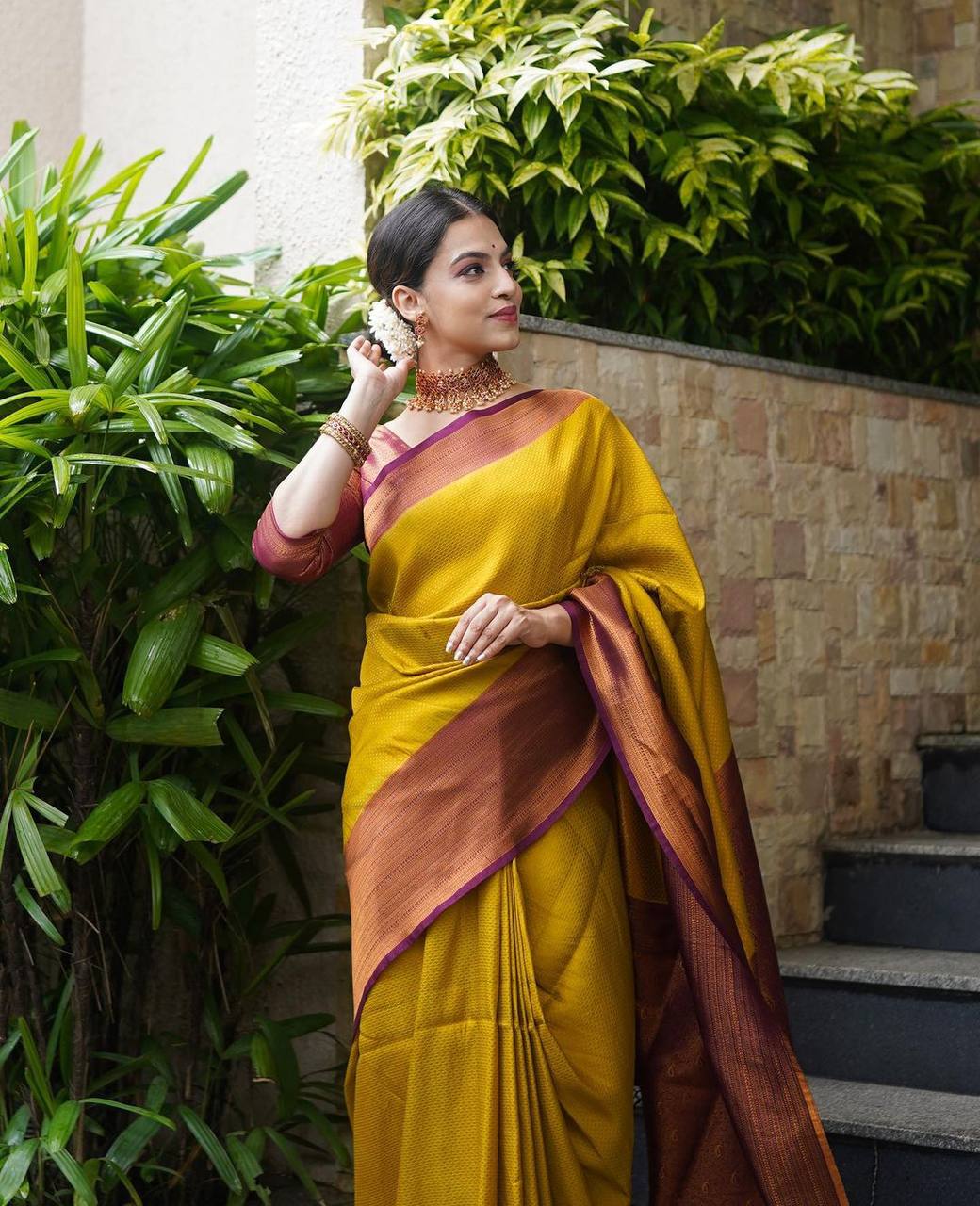 Lovely Golden Soft Silk Saree with Beautiful Blouse Piece