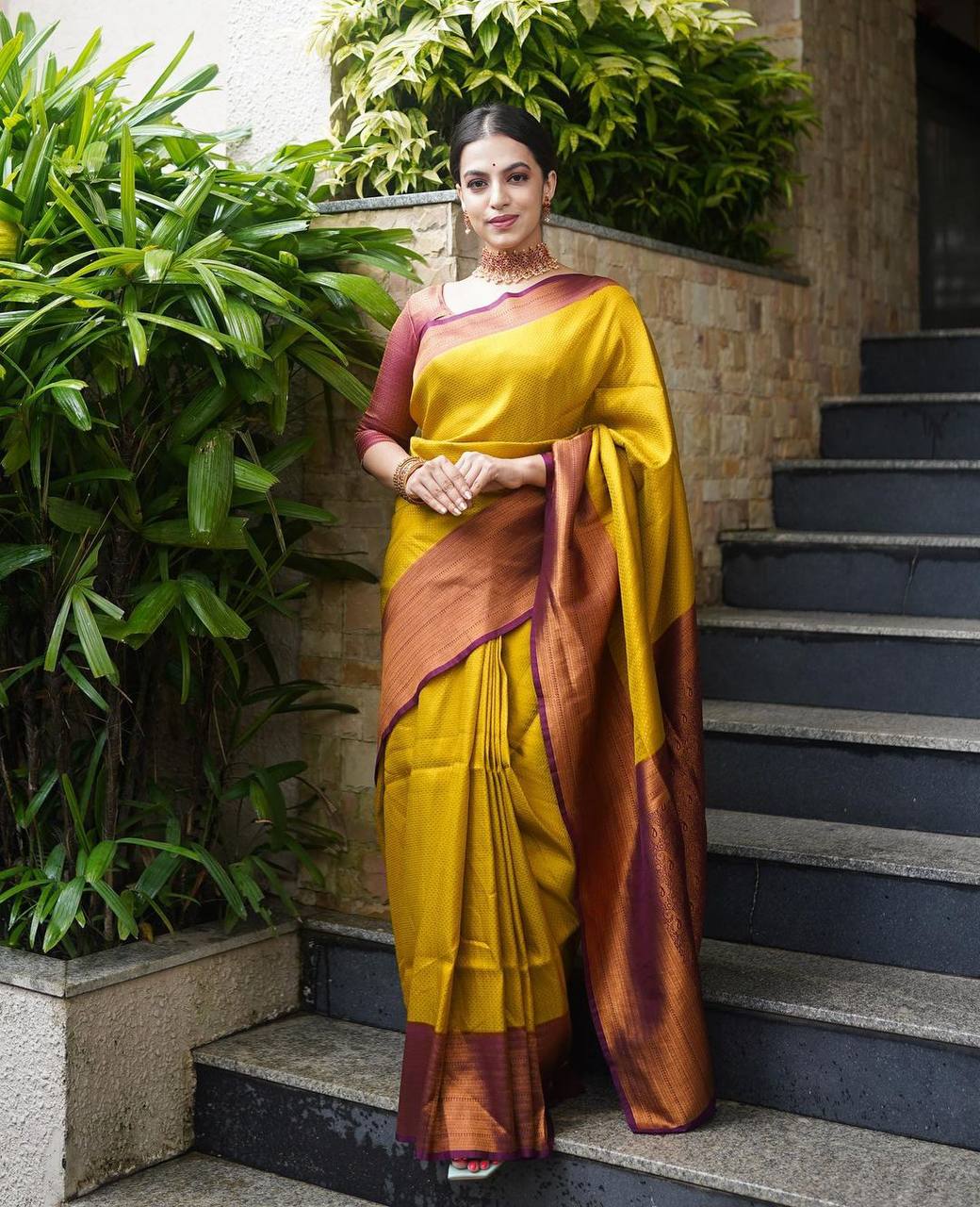 Lovely Golden Soft Silk Saree with Beautiful Blouse Piece