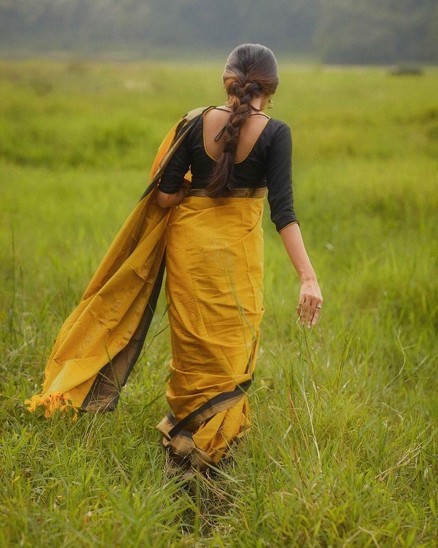 Divine Yellow Soft Banarasi Silk Saree With Efflorescence Blouse Piece