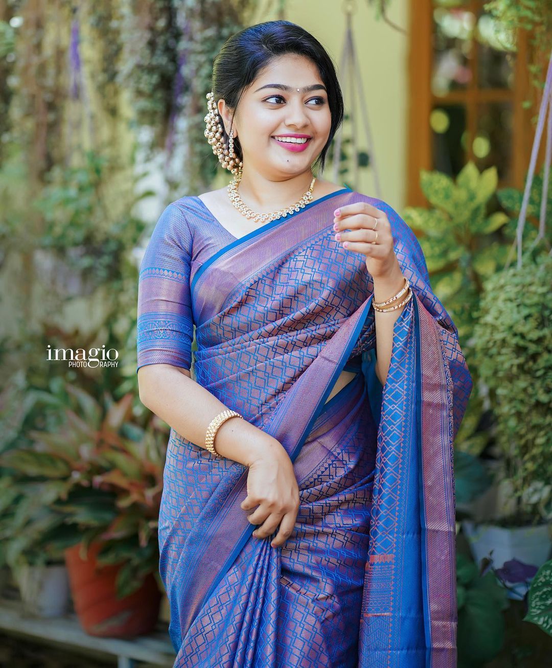 Smashing Blue Soft Silk Saree With Blooming Blouse Piece