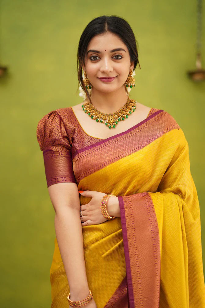 Artistic Golden Soft Silk Saree with Appealing Blouse Piece