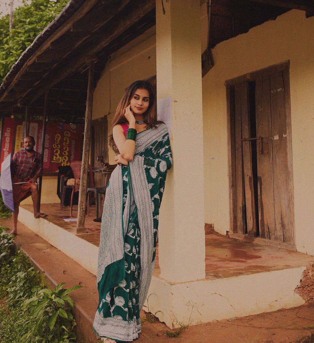 Flamboyant Green Soft Silk Saree With Eloquence Blouse Piece