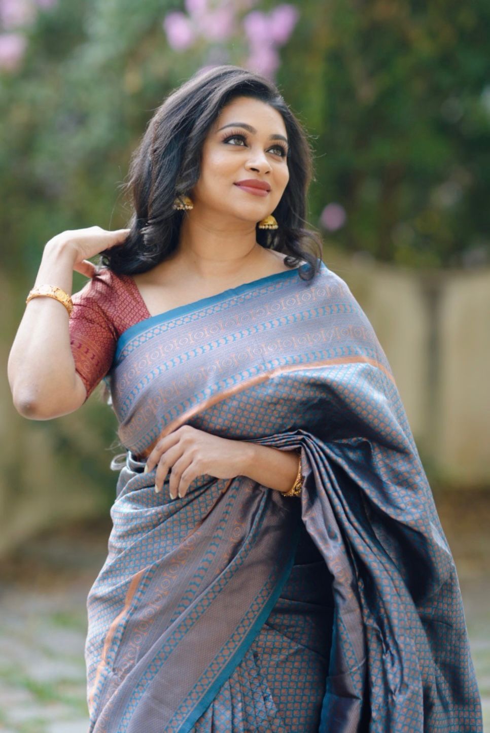 Sizzling Firozi Soft Silk Saree with Super Confounding Blouse Piece