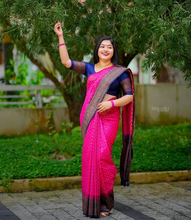 Murmurous Dark Pink Soft Silk Saree With Dissemble Blouse Piece