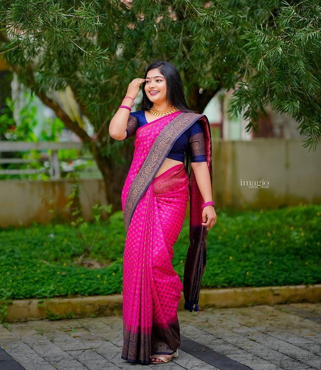 Murmurous Dark Pink Soft Silk Saree With Dissemble Blouse Piece