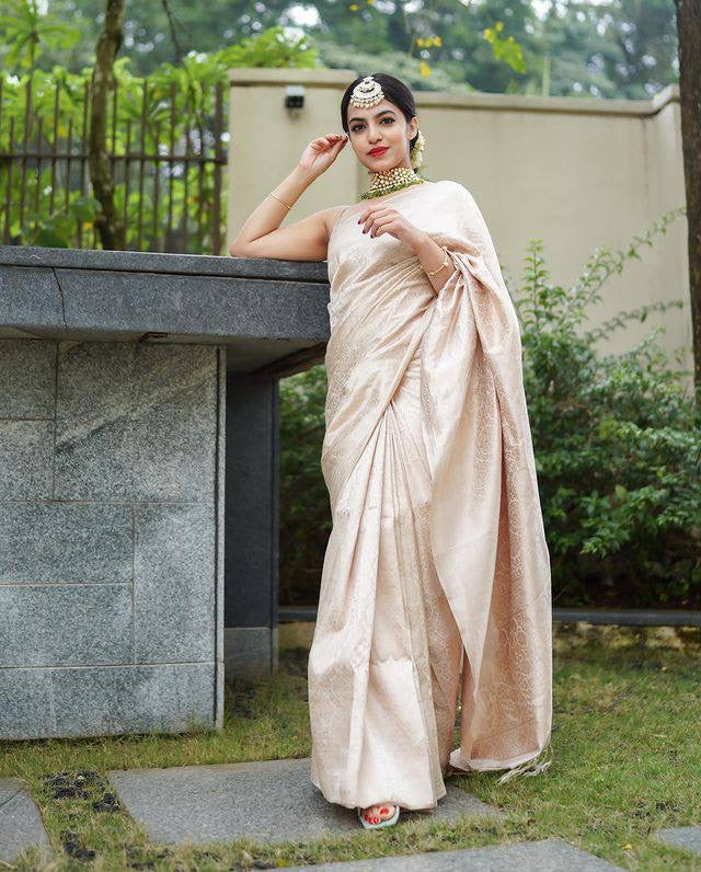 Verdant Beige Soft Silk Saree With Mellifluous Blouse Piece