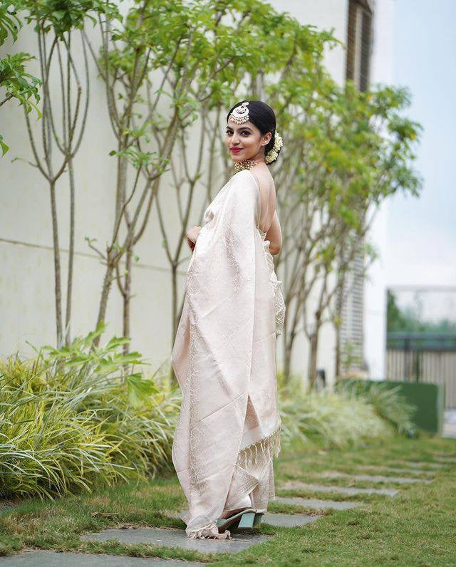 Verdant Beige Soft Silk Saree With Mellifluous Blouse Piece