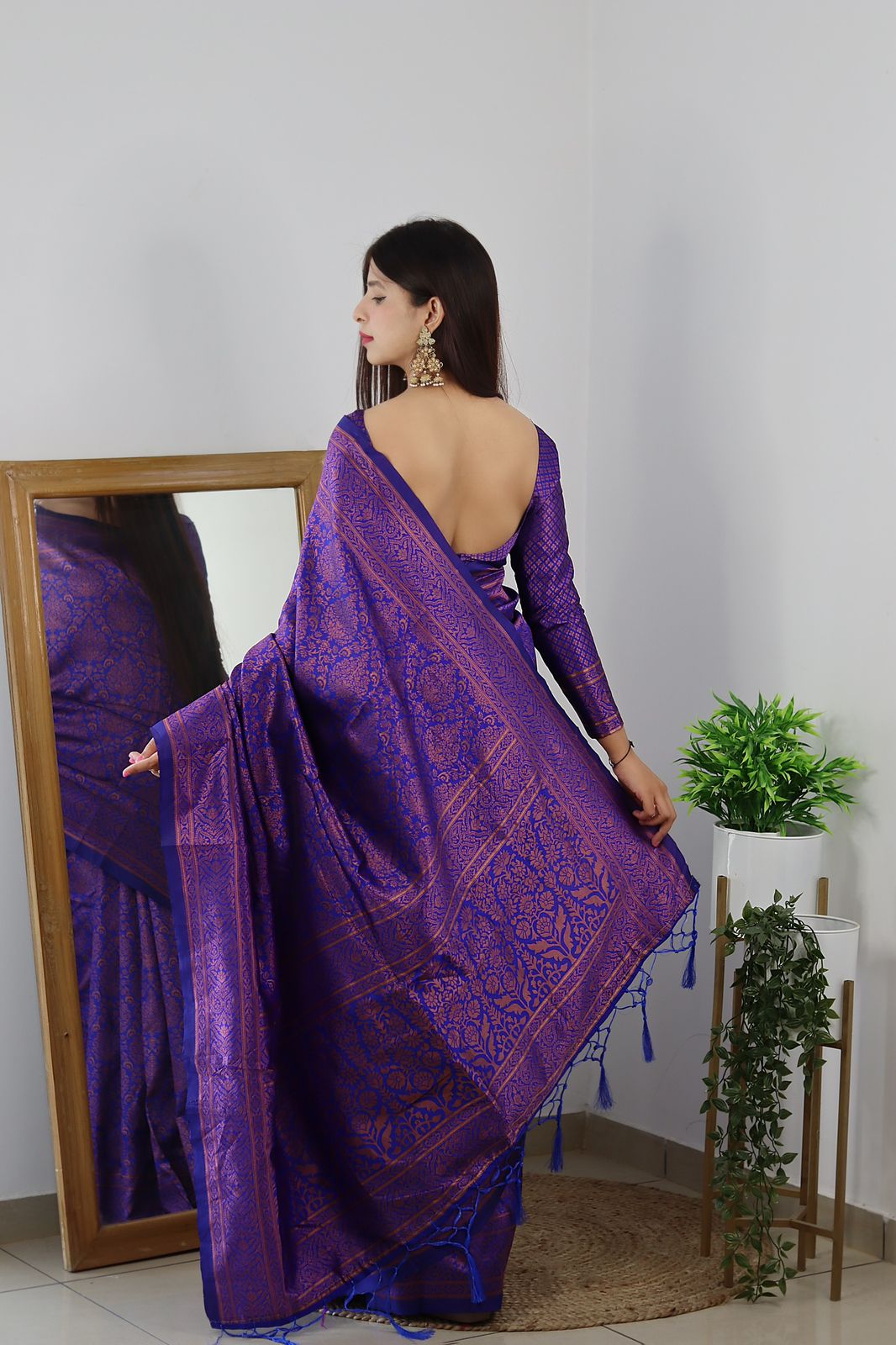 Supernal Royal Blue Soft Silk Saree With Panoply Blouse Piece