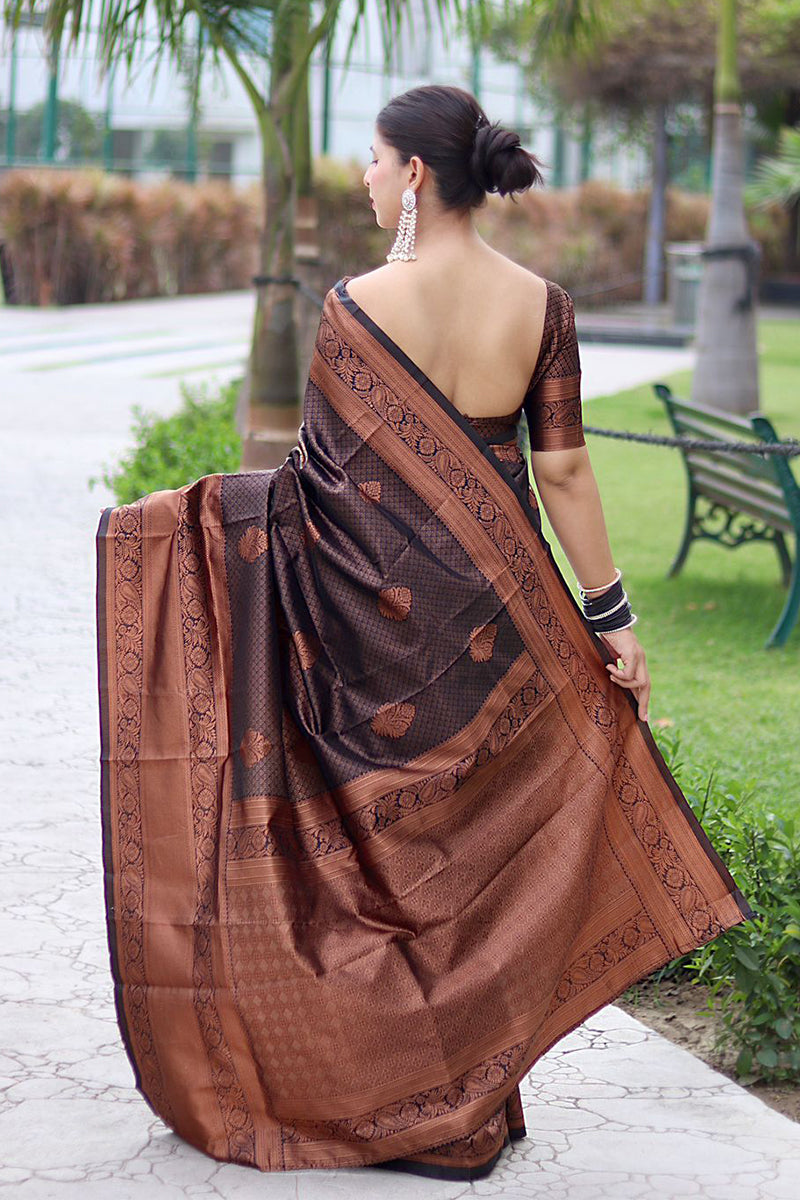 Trendy Black Soft Silk Saree With Engaging Blouse Piece