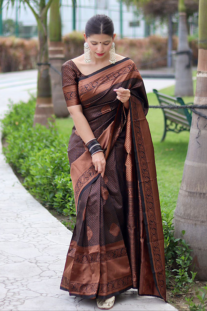 Trendy Black Soft Silk Saree With Engaging Blouse Piece