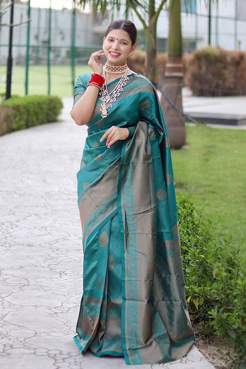 Tantalizing Rama Soft Silk Saree With Gratifying Blouse Piece