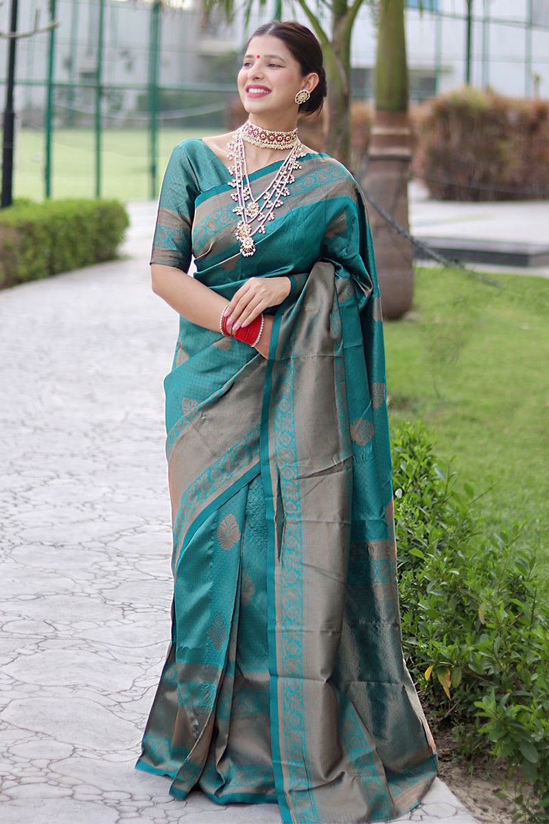 Tantalizing Rama Soft Silk Saree With Gratifying Blouse Piece