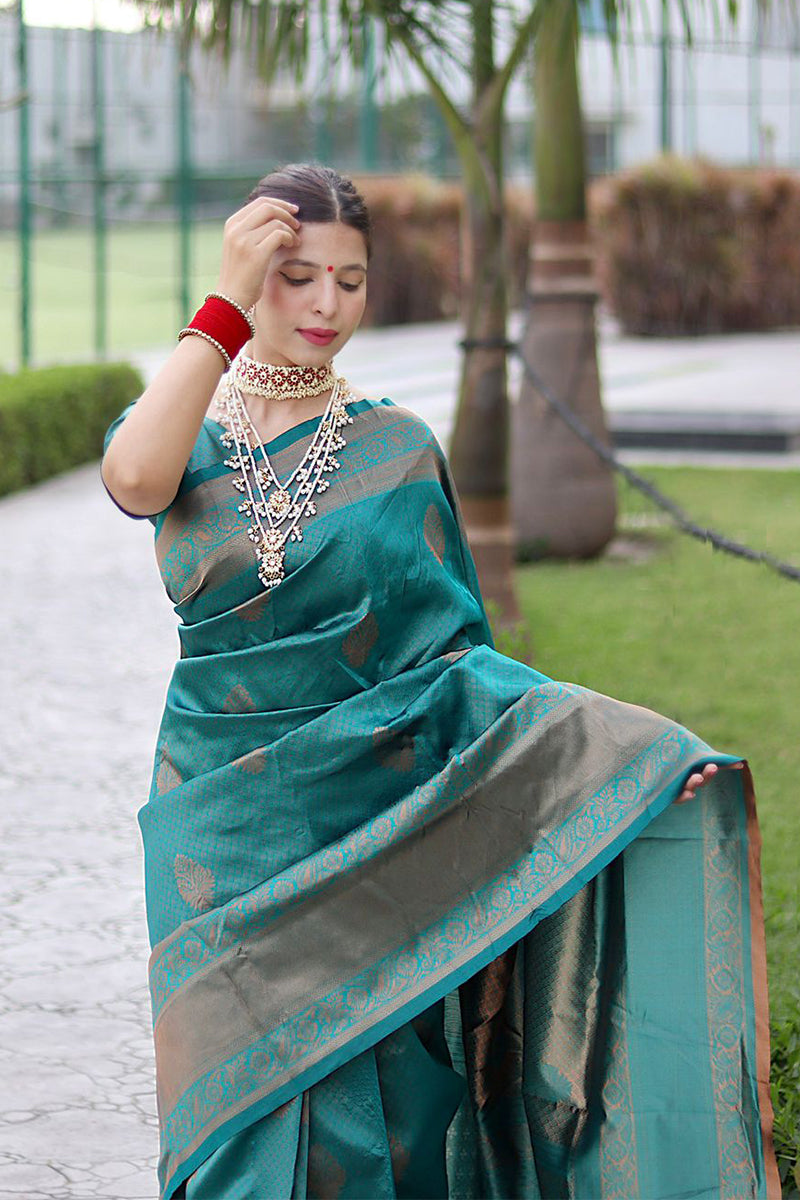 Tantalizing Rama Soft Silk Saree With Gratifying Blouse Piece