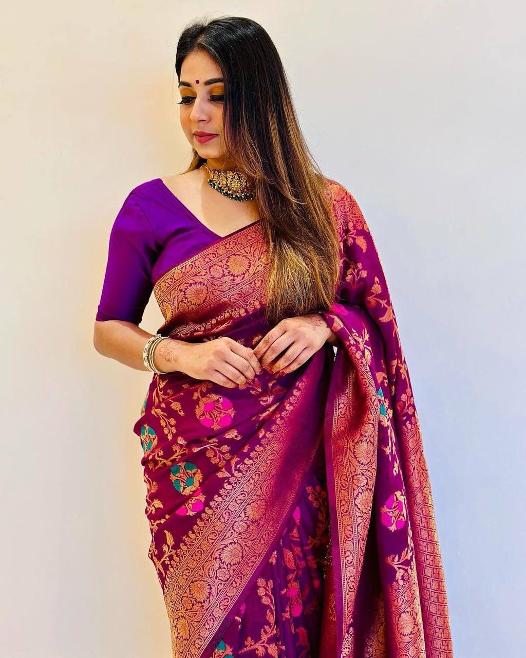 Propinquity Purple Soft Silk Saree With Sempiternal Blouse Piece