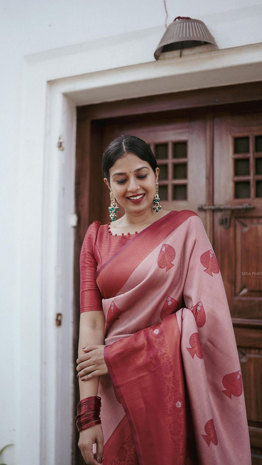 Evocative Pink Soft Silk Saree With Blissful Blouse Piece