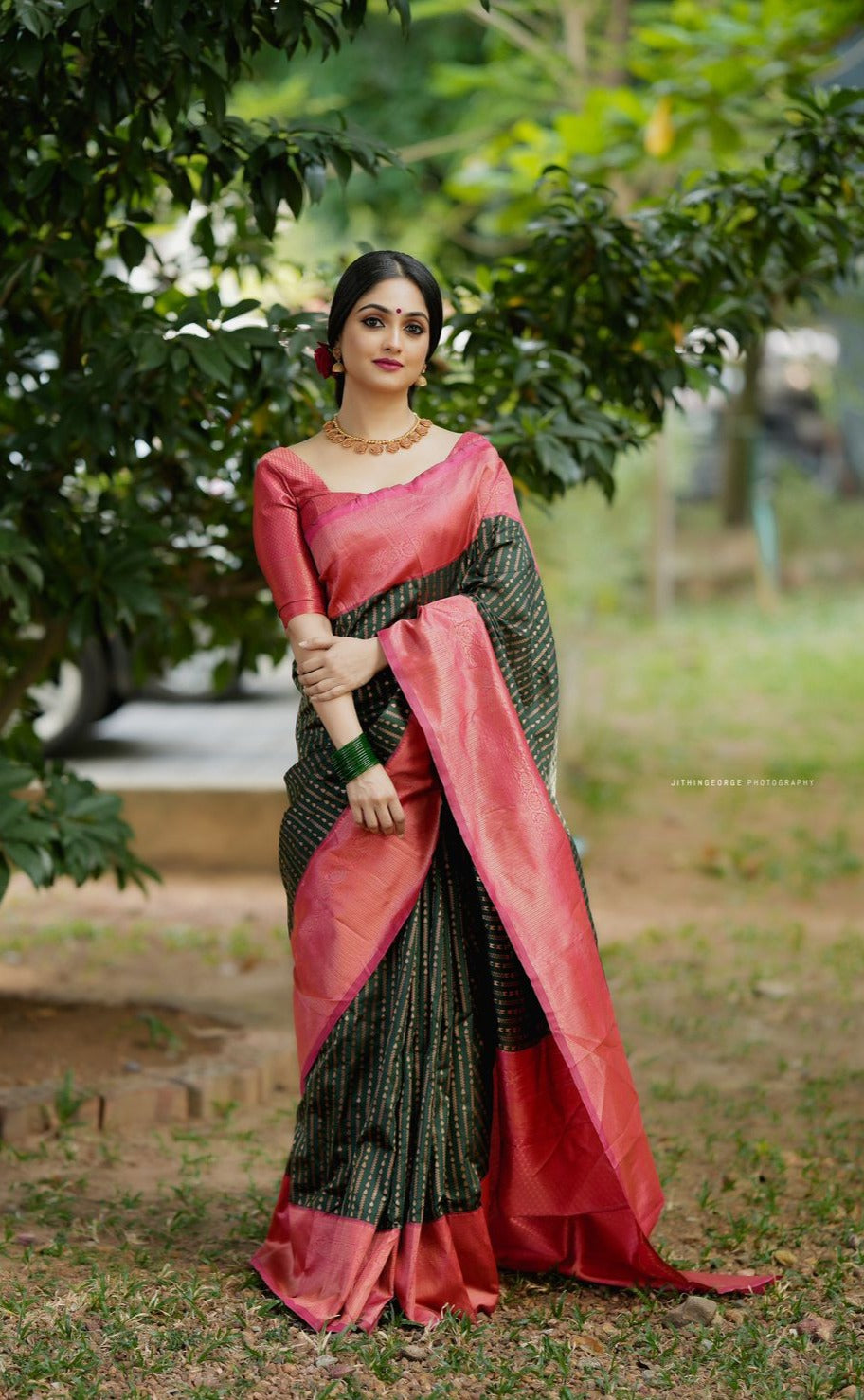 Comely Green Soft Silk Saree With Flamboyant Blouse Piece