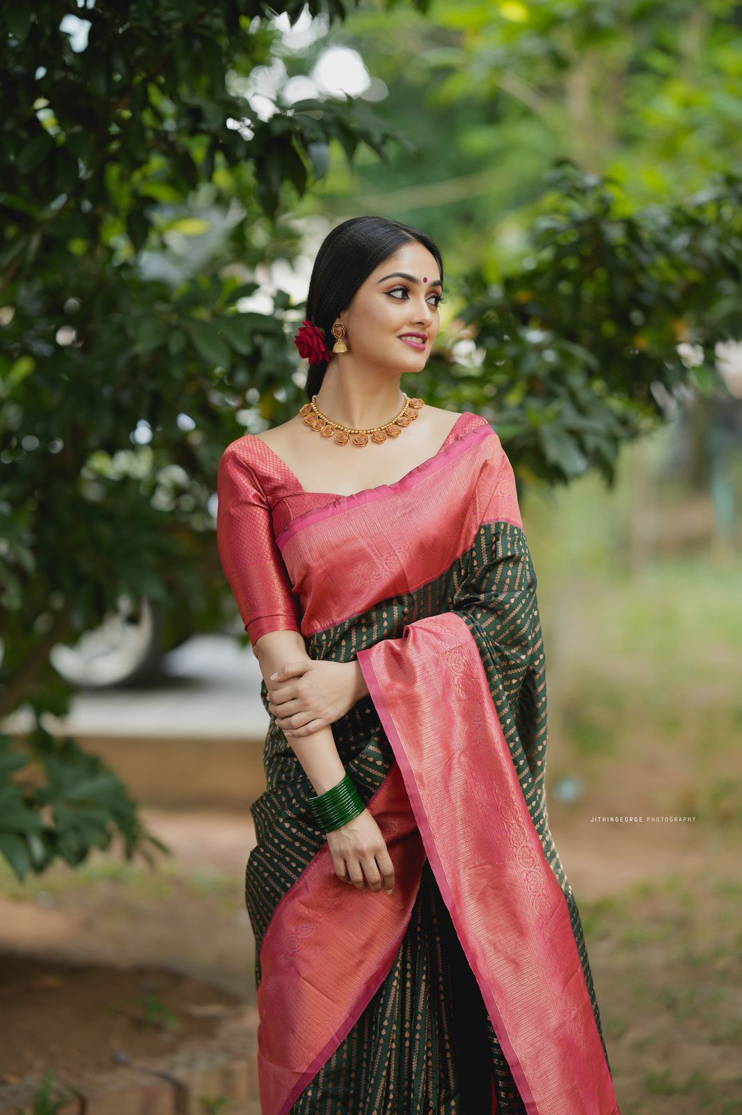 Comely Green Soft Silk Saree With Flamboyant Blouse Piece