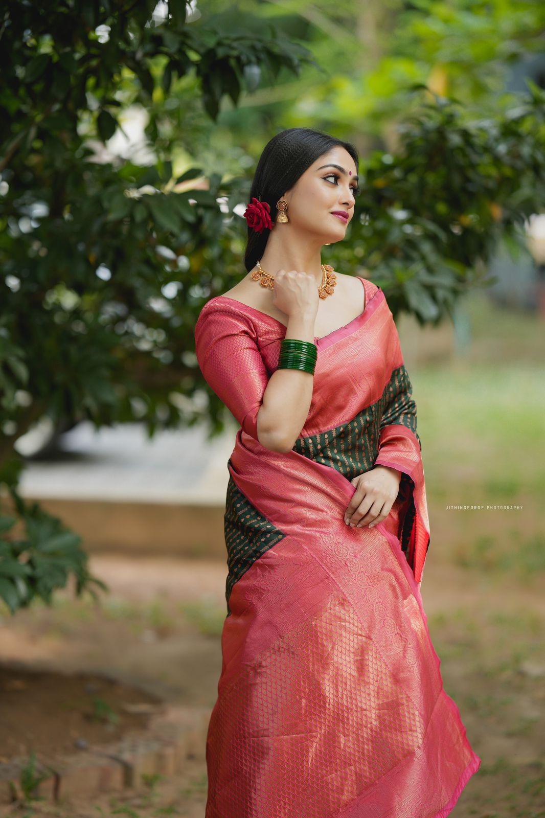 Comely Green Soft Silk Saree With Flamboyant Blouse Piece