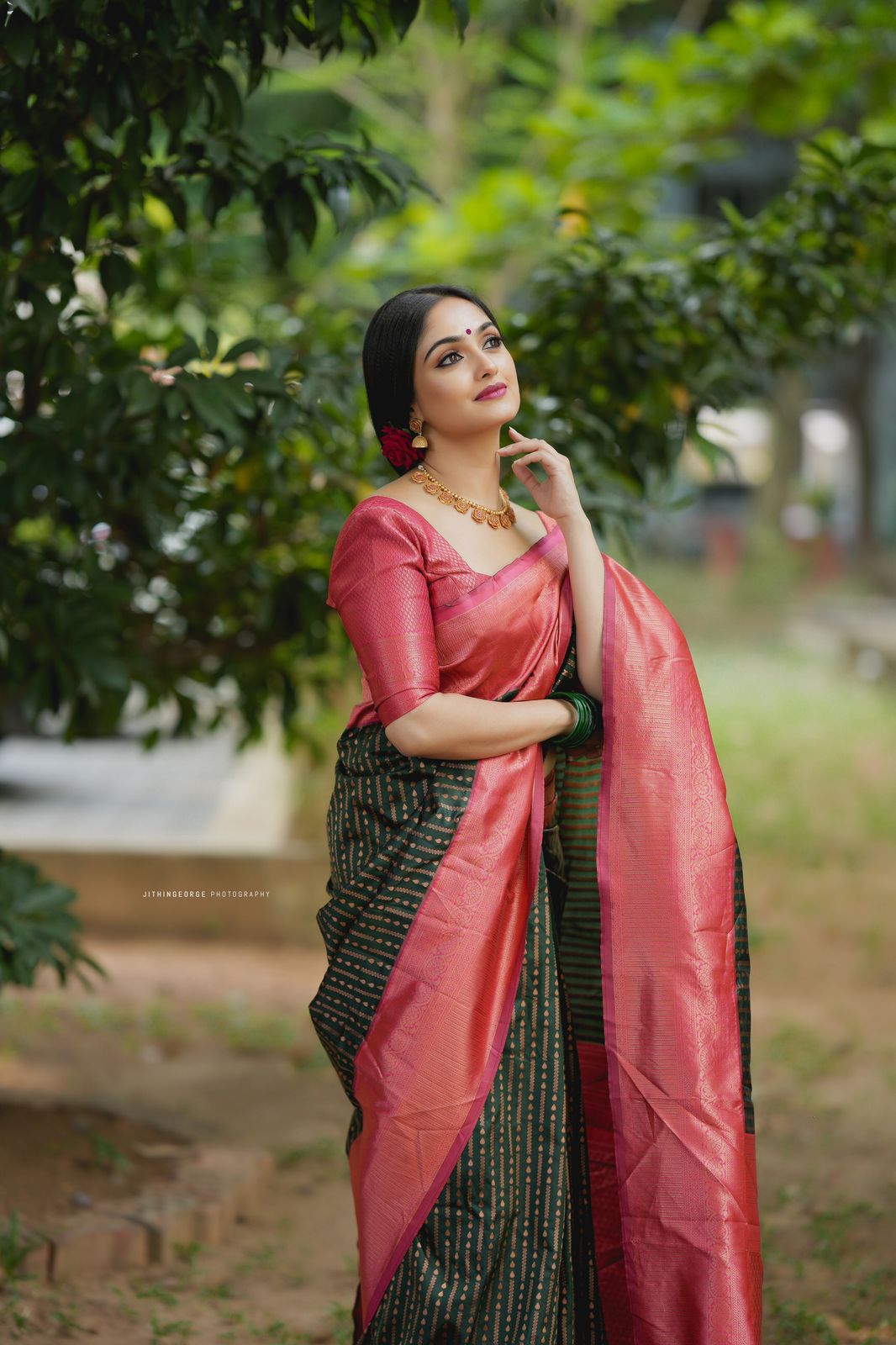 Comely Green Soft Silk Saree With Flamboyant Blouse Piece