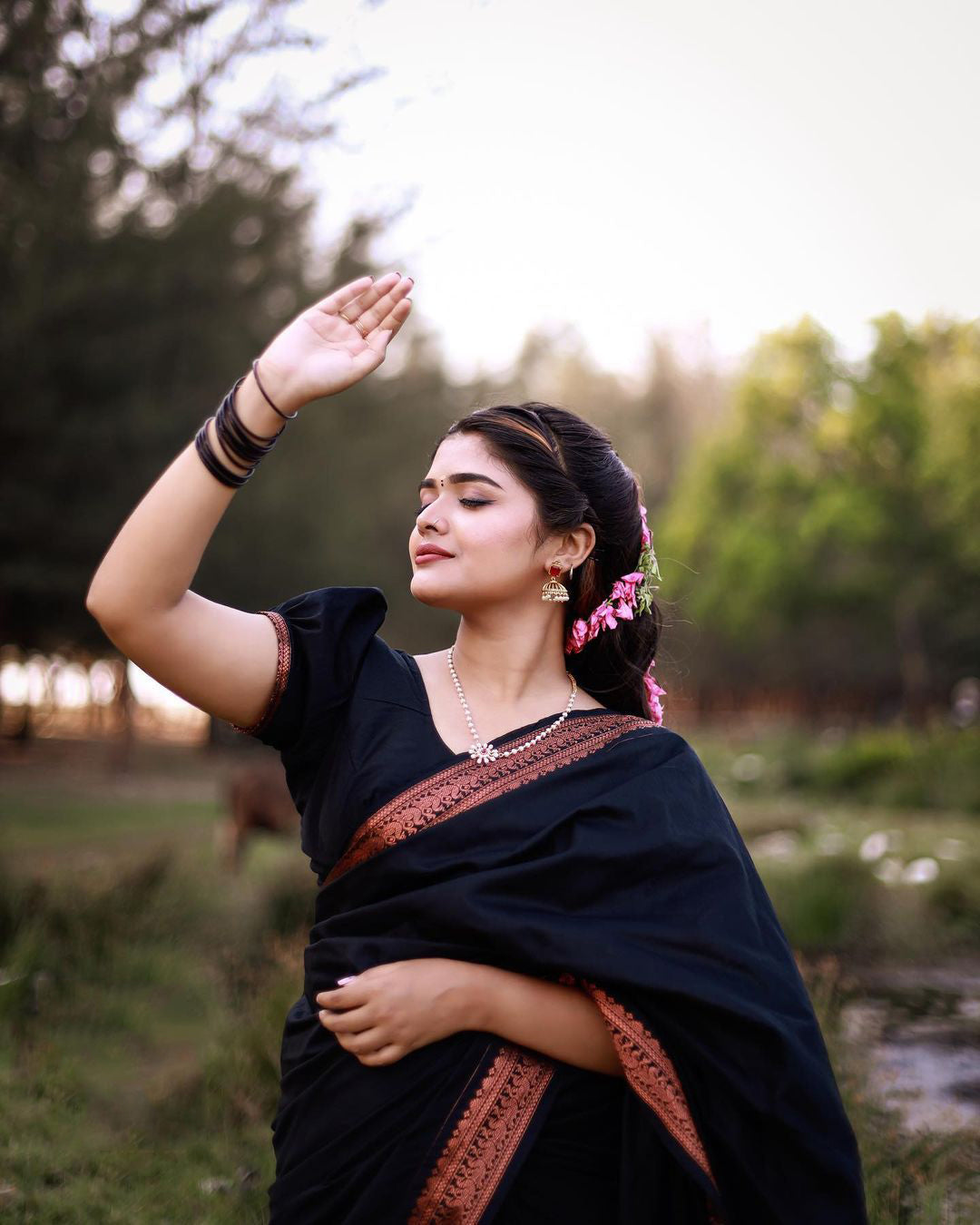 Pleasant Black Soft Silk Saree With Woebegone Blouse Piece