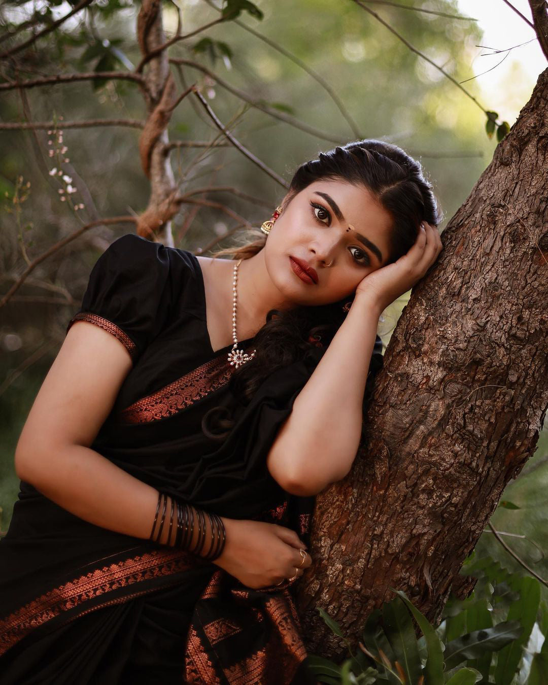 Pleasant Black Soft Silk Saree With Woebegone Blouse Piece