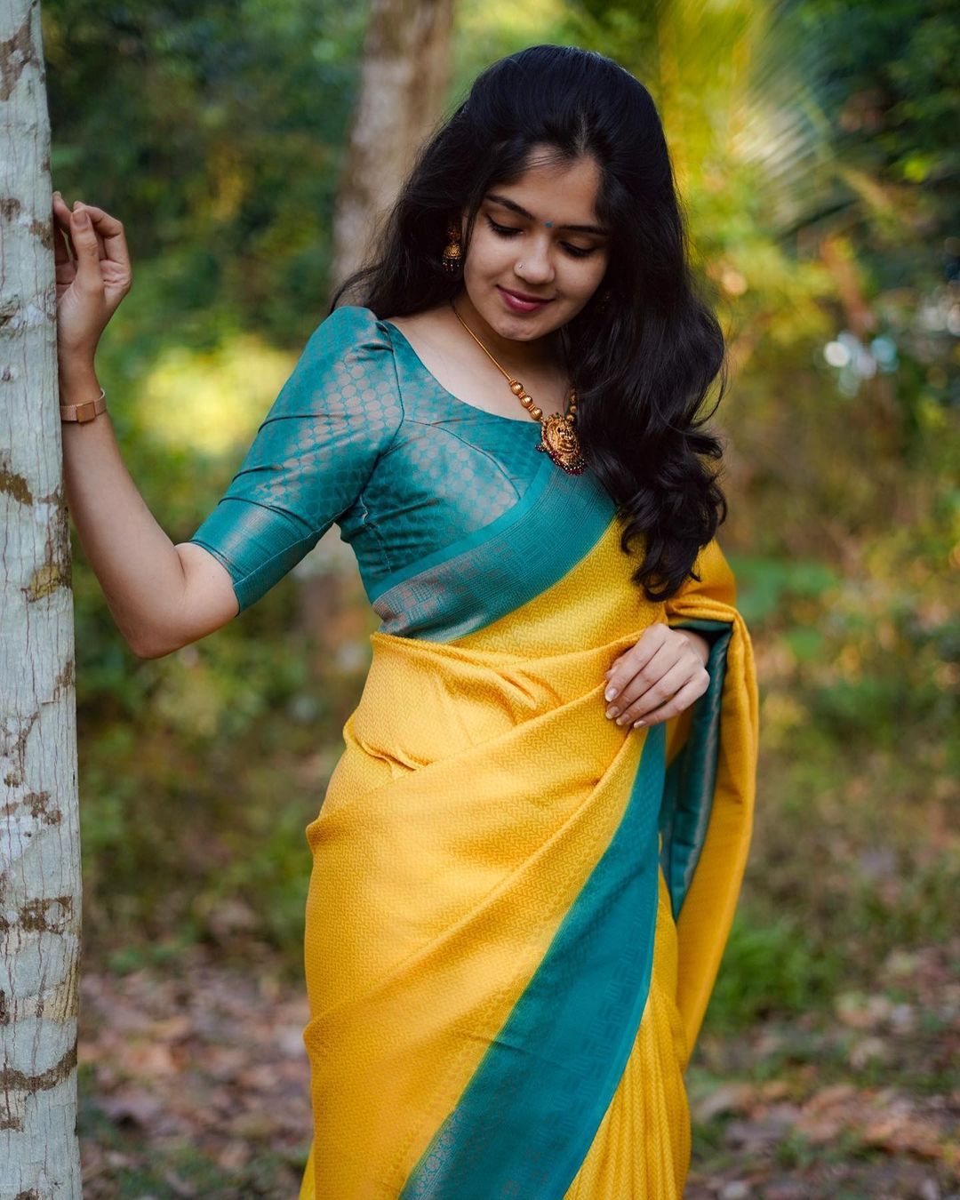 Demanding Yellow Soft Silk Saree With Delightful Blouse Piece