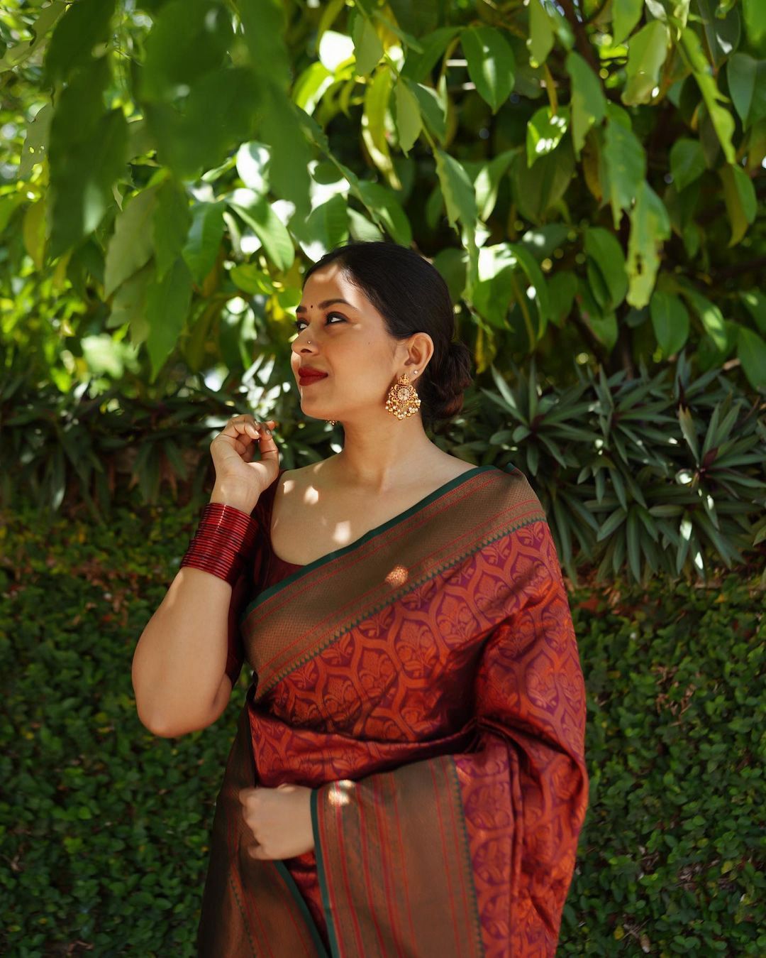 Enigmatic Maroon Soft Silk Saree With Prettiest Blouse Piece