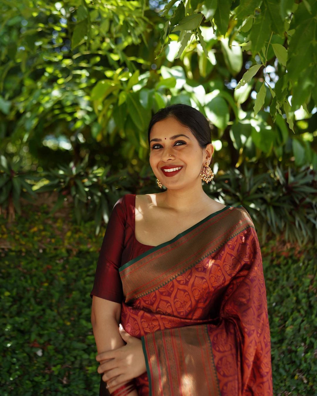 Enigmatic Maroon Soft Silk Saree With Prettiest Blouse Piece