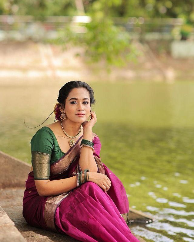 Evanescent Dark Pink Soft Silk Saree With Exquisite Blouse Piece