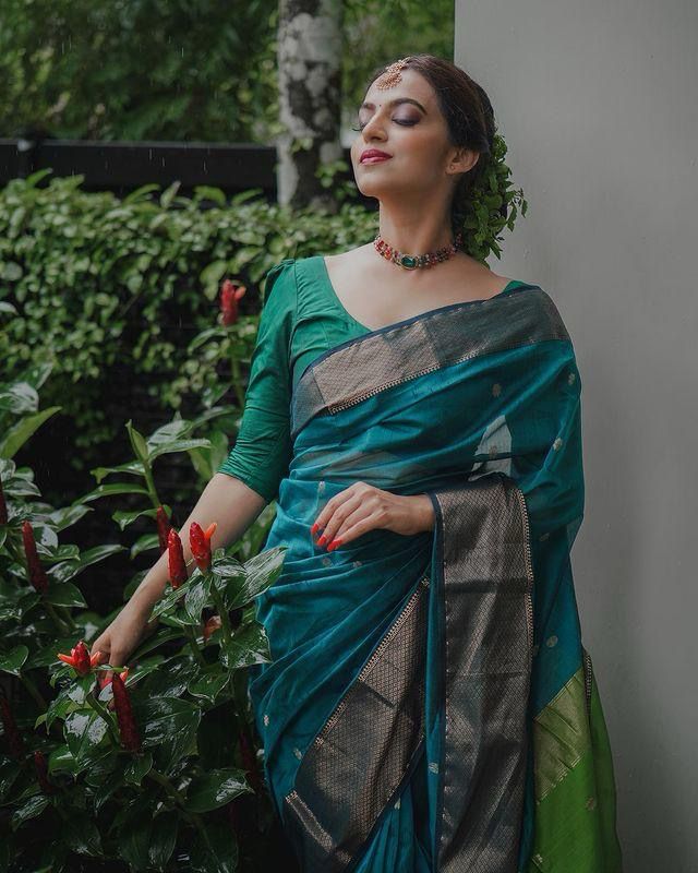 Murmurous Rama Soft Silk Saree With Traditional Blouse Piece