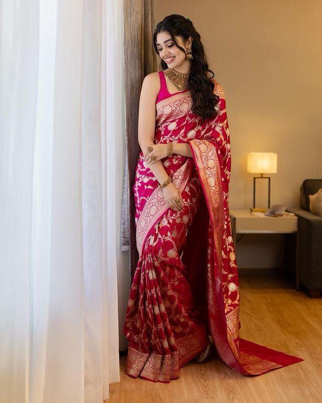 Artistic Dark Pink Soft Silk Saree With Snazzy Blouse Piece