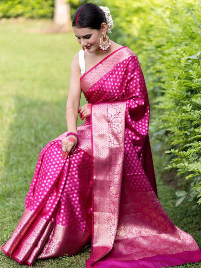 Felicitous Dark Pink Soft Silk Saree With Symmetrical Blouse Piece