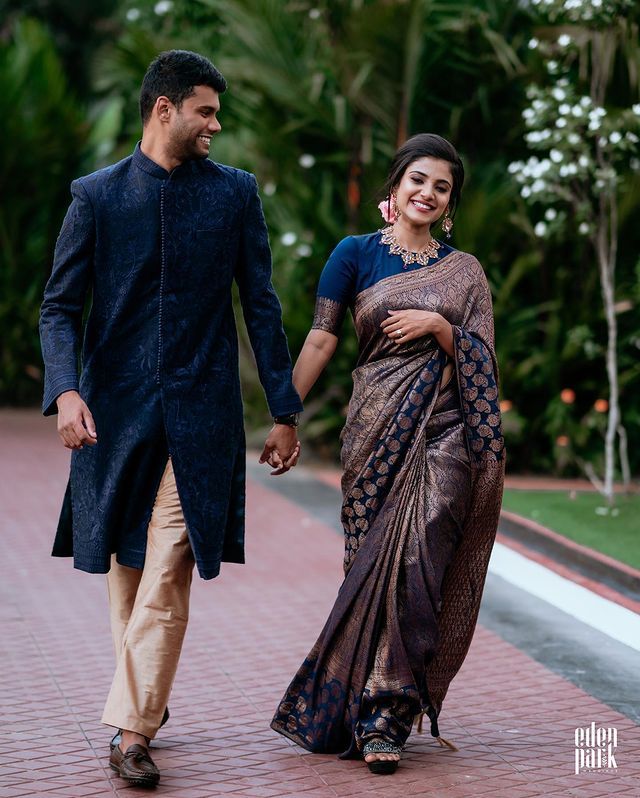 Quintessential Navy Blue Soft Silk Saree With Enthralling Blouse Piece