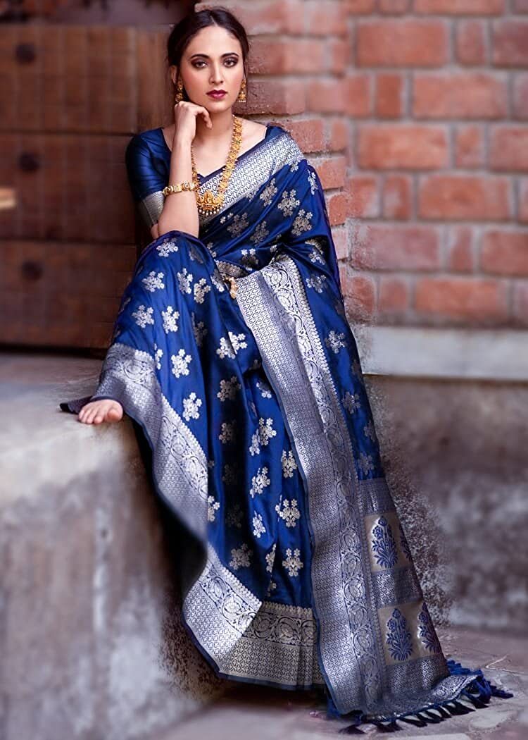 Easy on the eyes Navy Blue Pure Banarasi Silk Saree with Most Stunning Blouse Piece