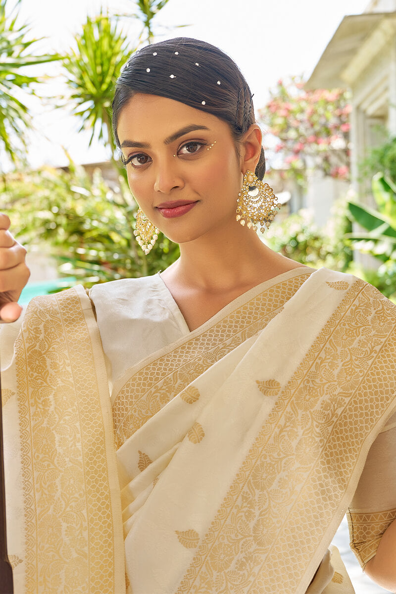 Ravishing Beige Kanjivaram Silk Saree With Staggering Blouse Piece