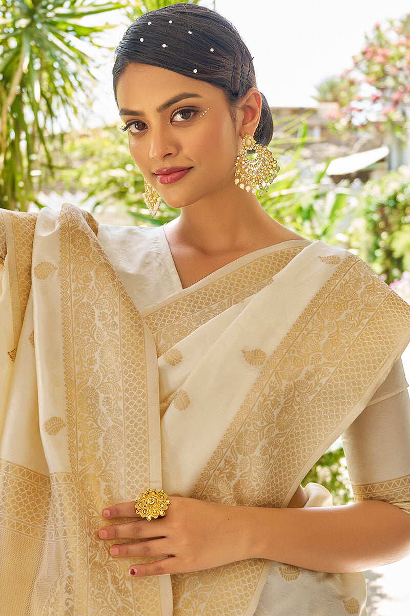 Ravishing Beige Kanjivaram Silk Saree With Staggering Blouse Piece