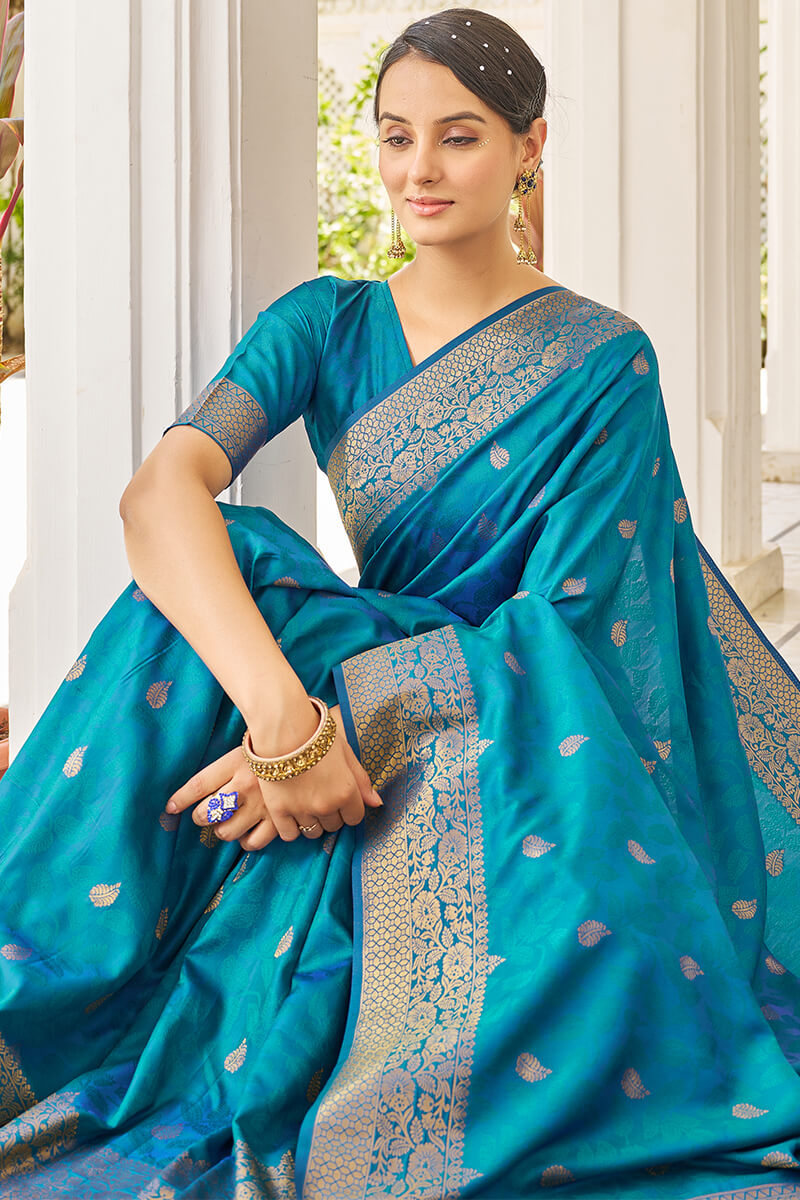 Hypnotic Firozi Kanjivaram Silk Saree With Denouement Blouse Piece