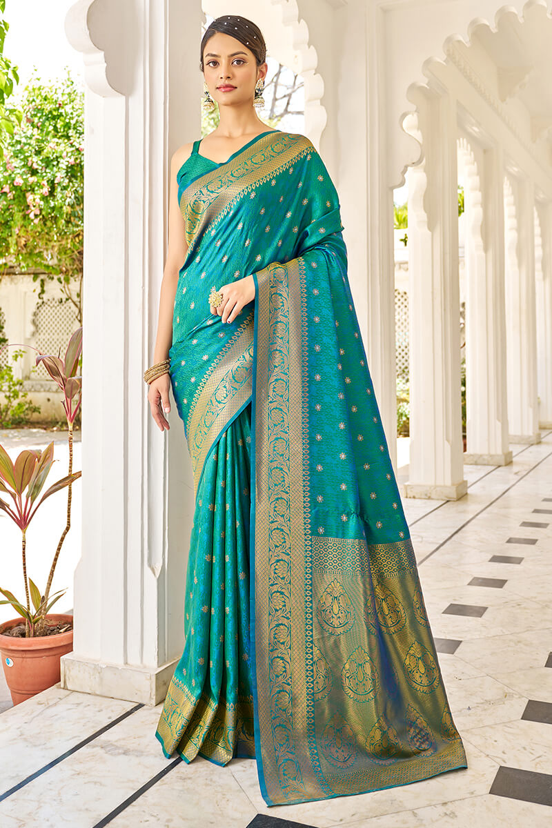 Arresting Rama Kanjivaram Silk Saree With Devastating Blouse Piece