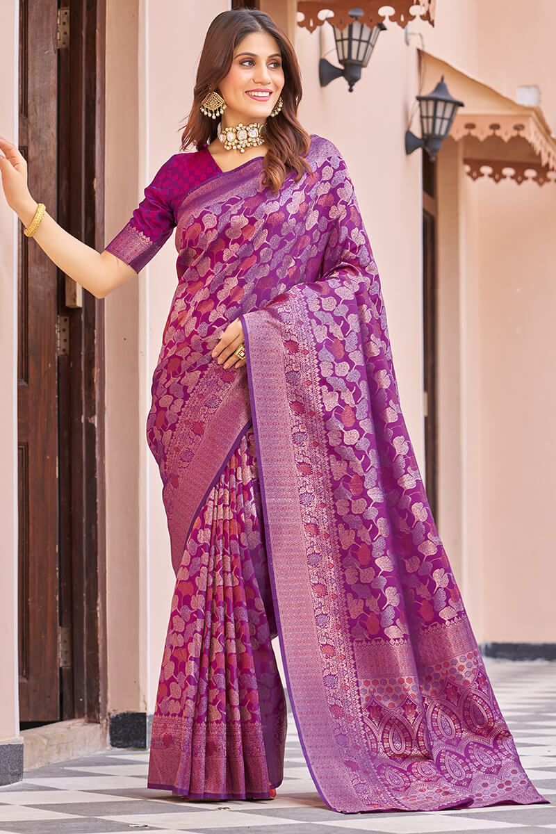 Engrossing Purple Kanjivaram Silk Saree With Vestigial Blouse Piece