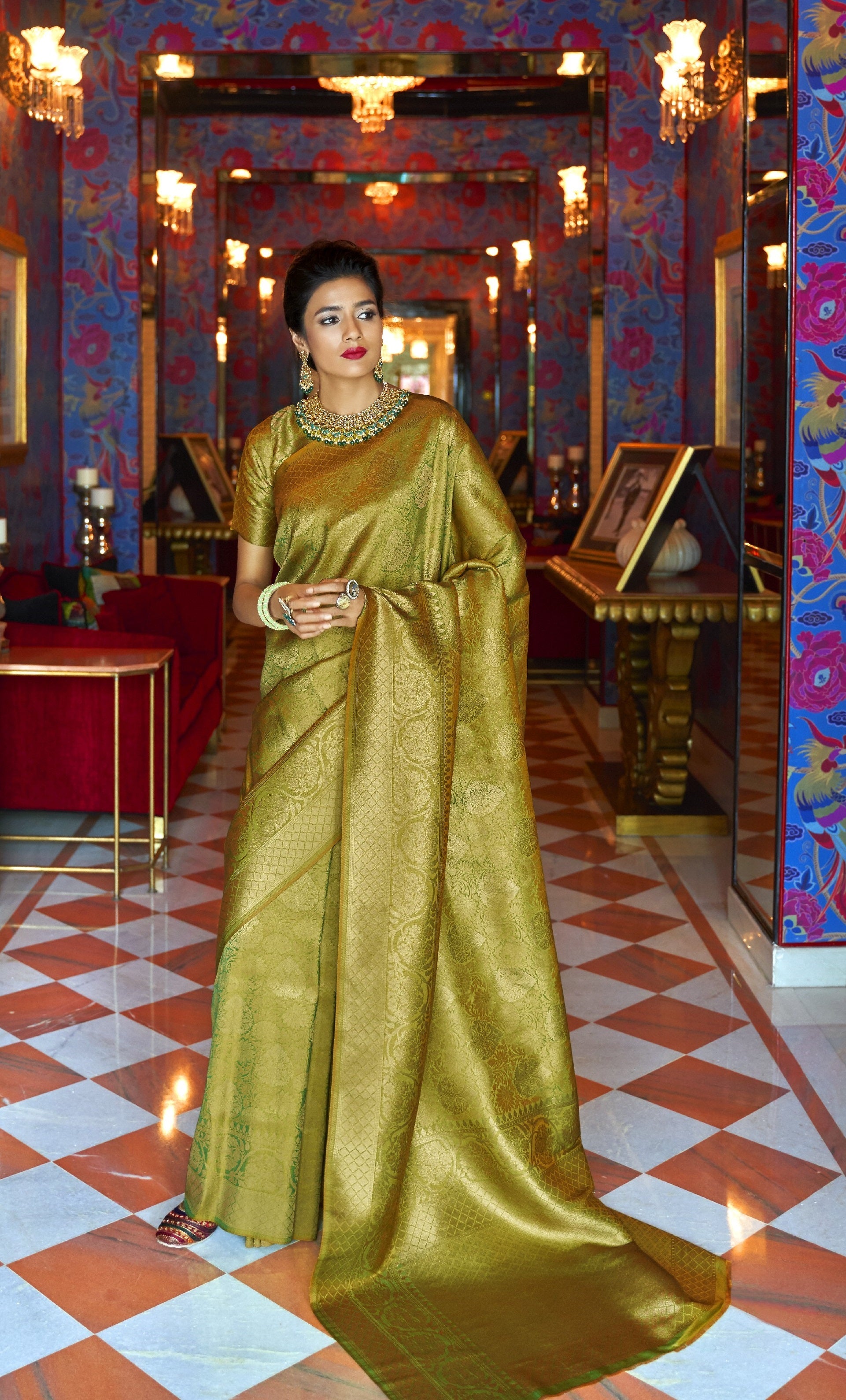 Embrocation Green Kanjivaram Silk Saree With Resonant Blouse Piece