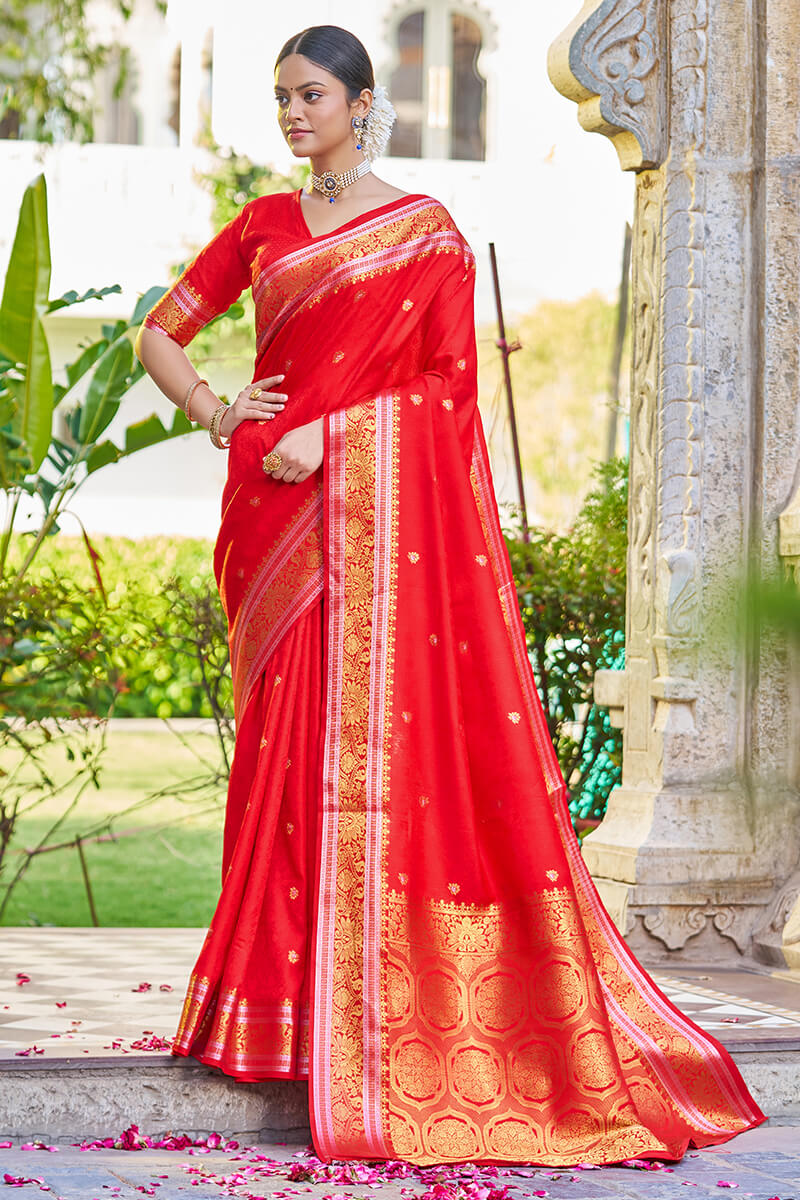 Surpassing Red Kanjivaram Silk Saree With Sempiternal Blouse Piece