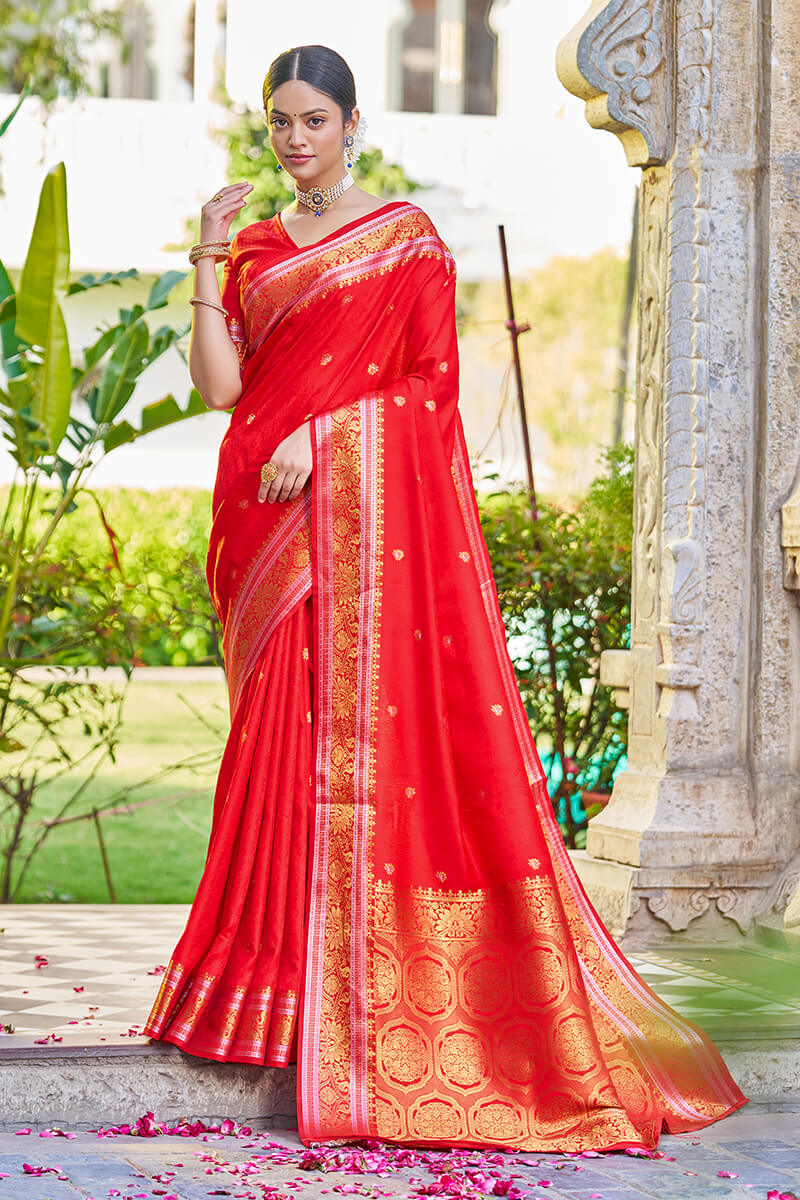 Surpassing Red Kanjivaram Silk Saree With Sempiternal Blouse Piece