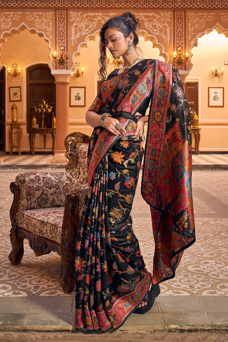 Enticing Black Linen Silk Saree With Winsome Blouse Piece